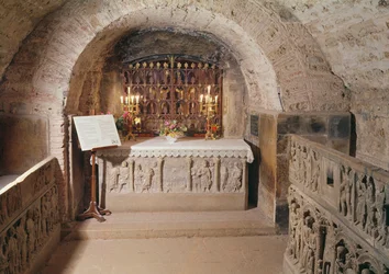 Sarkophag der Maria Magdalena in der Krypta